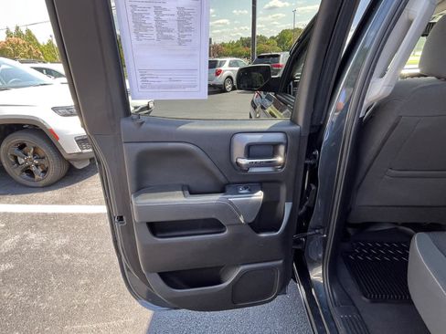 Used 2019 Chevrolet Silverado 1500 LT AWD/4WD image 30