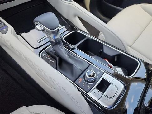 New 2025 Kia Telluride EX w/ EX Captain's Chair Package image 24