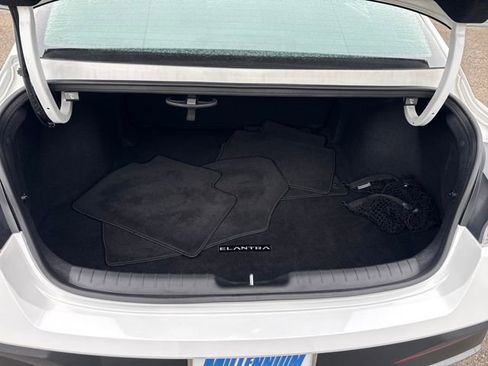 Used 2024 Hyundai Elantra SEL image 15