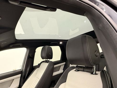 New 2025 Land Rover Discovery Sport Dynamic SE image 12