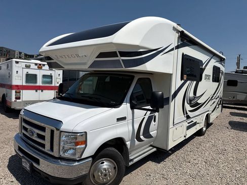 Used 2019 Ford E-450 and Econoline 450 Super Duty w/ Motorhome Prep Package RWD image 1