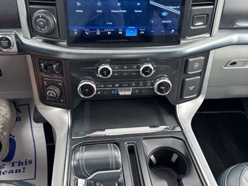 Used 2022 Ford F150 Limited image 18