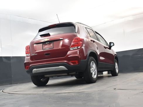 Used 2022 Chevrolet Trax LT w/ LT Convenience Package image 27