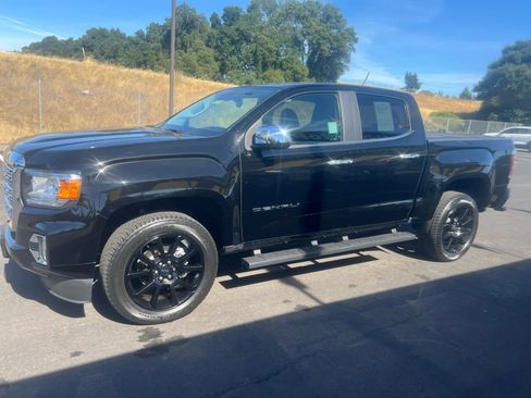 Used 2022 GMC Canyon Denali w/ Denali Black Edition Package image 8