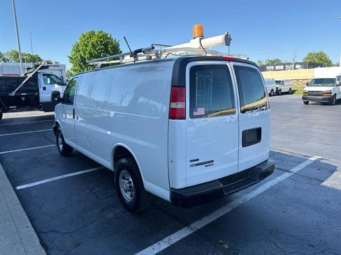 Used 2011 Chevrolet Express 2500 RWD image 6
