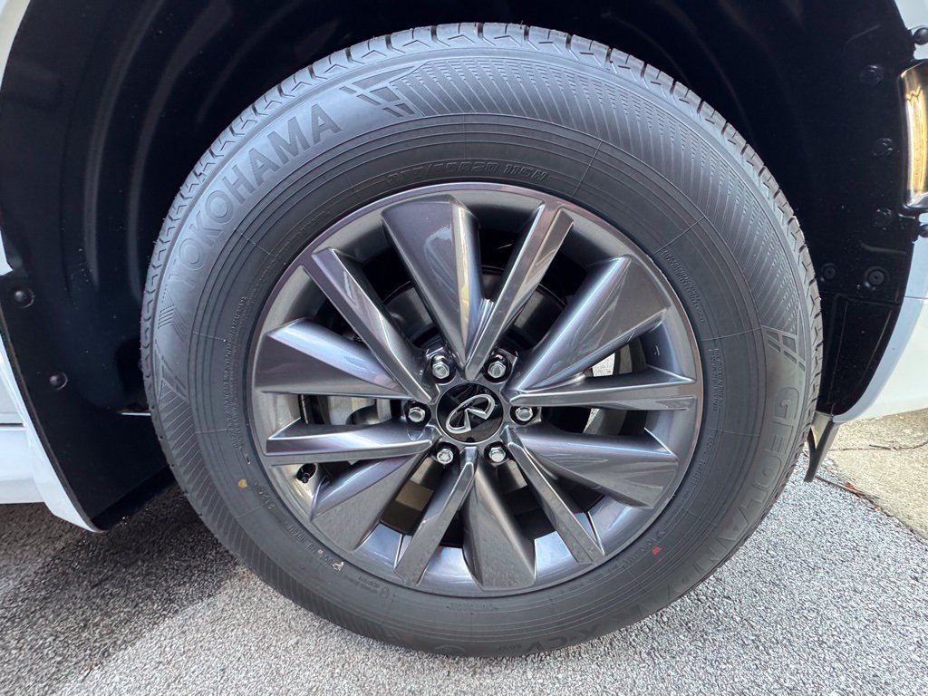 Certified 2026 INFINITI QX80 Pure w/ Cargo Package AWD/4WD image 7