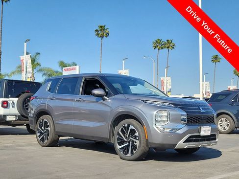 Used 2023 Mitsubishi Outlander SE FWD image 34