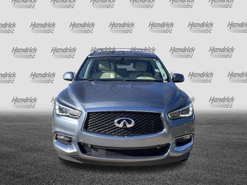 Used 2017 INFINITI QX60 Luxe w/ Deluxe Technology Package image 3