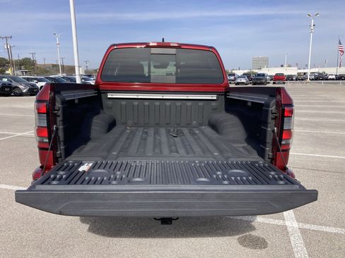 Used 2024 Nissan Frontier SL w/ Technology Package image 21