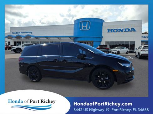 Used 2023 Honda Odyssey Sport image 1