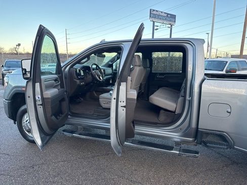 Used 2025 GMC Sierra 3500 SLT w/ SLT Premium Package image 4
