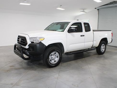 Used 2023 Toyota Tacoma SR image 4