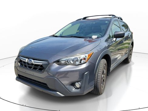 Used 2021 Subaru Crosstrek 2.0i Premium w/ Moonroof Package AWD/4WD image 3
