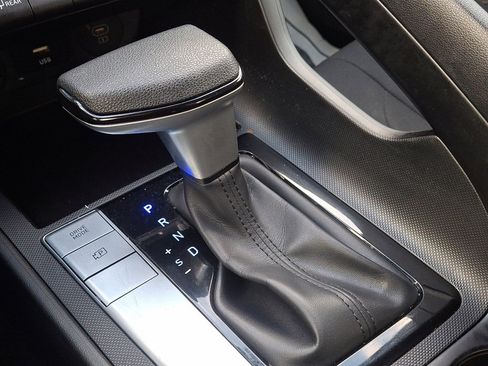 Used 2024 Hyundai Elantra SEL image 30