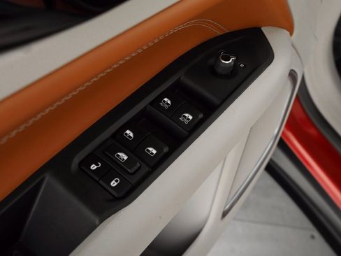 Certified 2024 Jeep Compass Limited image 18