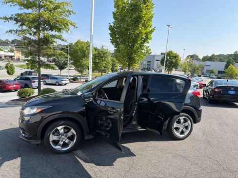 Used 2016 Honda HR-V EX image 18