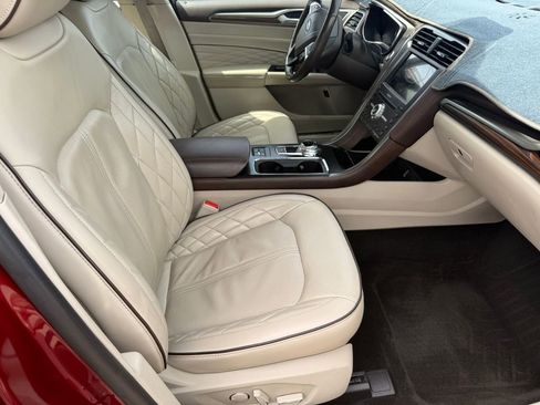 Used 2017 Ford Fusion Energi Platinum image 9