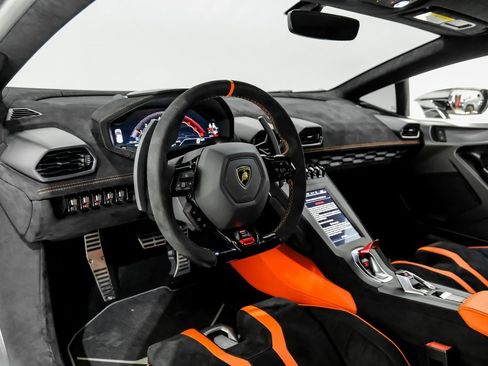 Used 2024 Lamborghini Huracan STO image 6