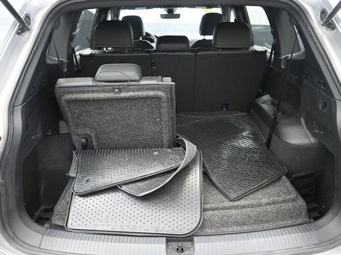 Used 2023 Volkswagen Tiguan SE R-Line FWD image 35