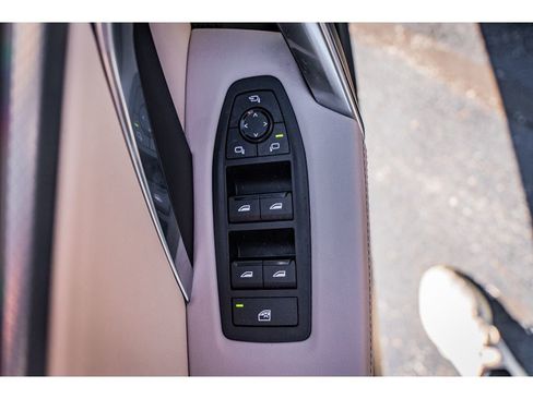 Used 2025 BMW X1 M35i w/ Premium Package image 7