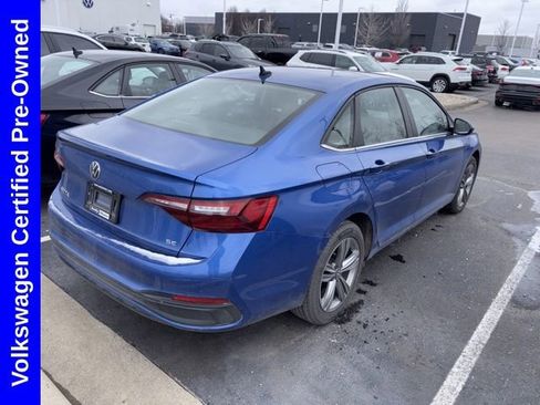 Used 2024 Volkswagen Jetta SE image 4