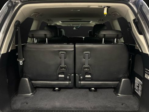 Used 2015 Lexus LX 570 4WD w/ Luxury Package image 43