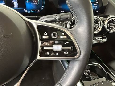Used 2023 Mercedes-Benz GLA 250 4MATIC w/ Premium Package image 17