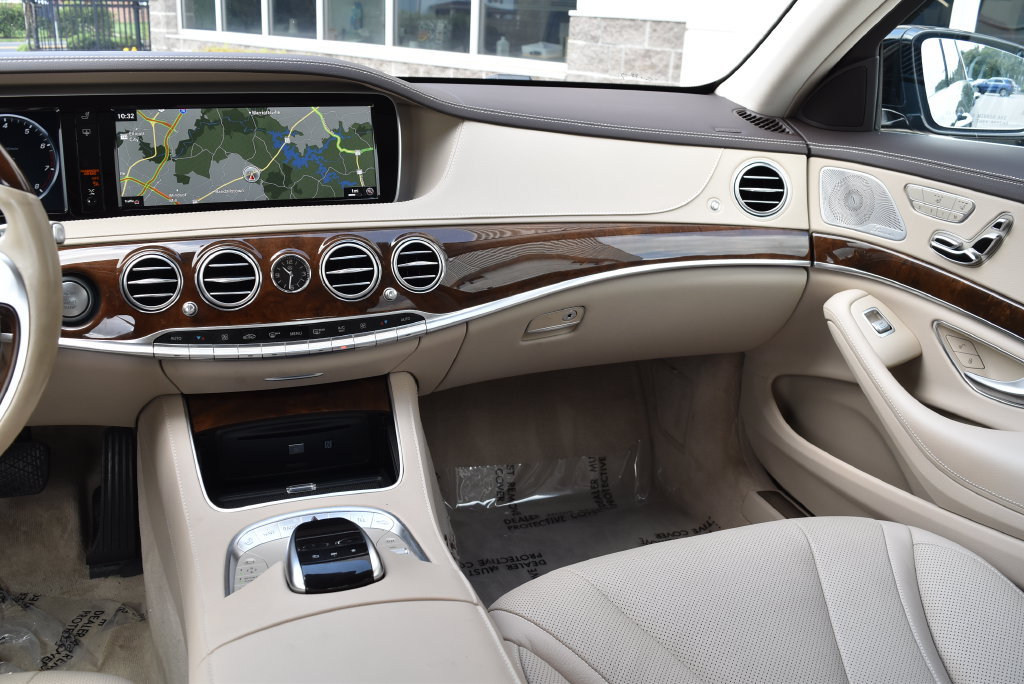 Used 2017 Mercedes-Benz S 550 Sedan w/ Premium Package image 11