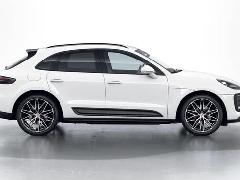 Used 2026 Porsche Macan AWD/4WD image 7