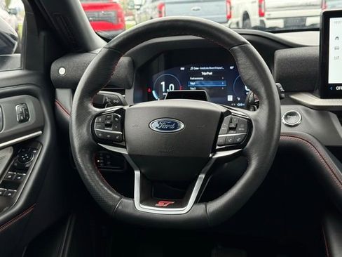 Used 2025 Ford Explorer ST AWD/4WD image 8