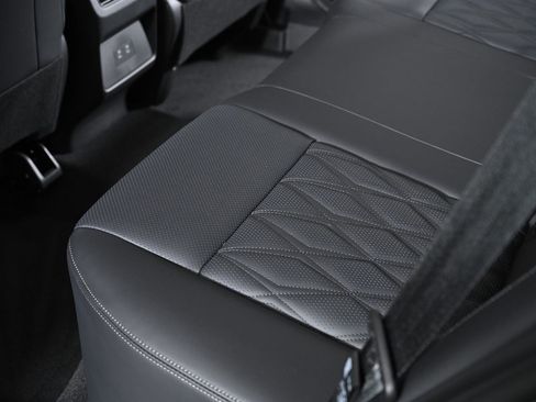 Used 2024 Nissan Rogue Platinum image 31