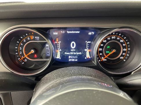 Used 2018 Jeep Wrangler Unlimited Sahara AWD/4WD image 5