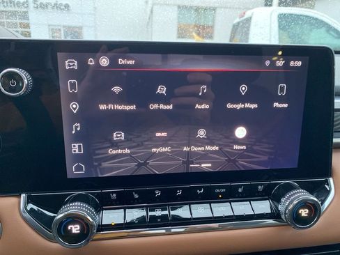 Used 2025 GMC Canyon AT4 w/ Technology Plus Package image 16