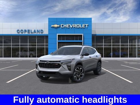 New 2026 Chevrolet Trax RS w/ Sunroof Package FWD image 9