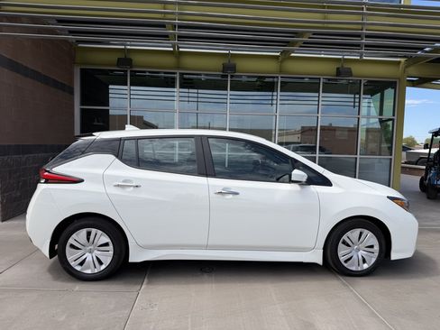 Used 2025 Nissan Leaf S FWD image 9