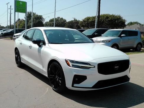Used 2024 Volvo S60 B5 Plus w/ Climate Package FWD image 4