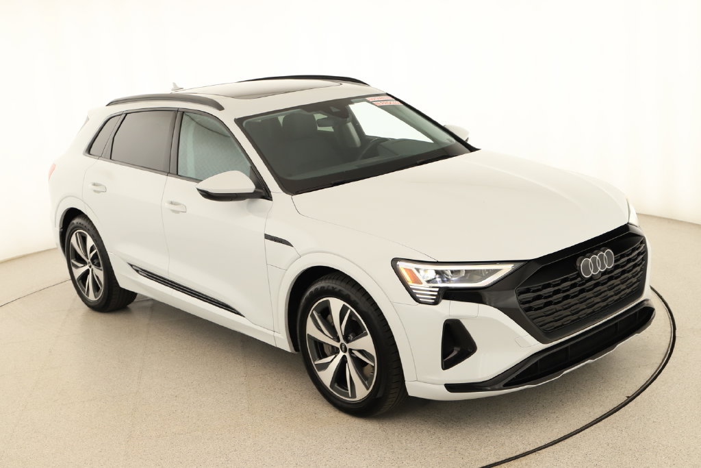 Certified 2024 Audi Q8 e-tron Premium AWD/4WD image 36