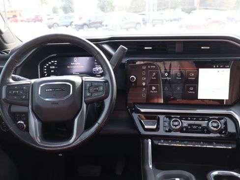 Used 2024 GMC Sierra 2500 Denali Ultimate AWD/4WD image 13