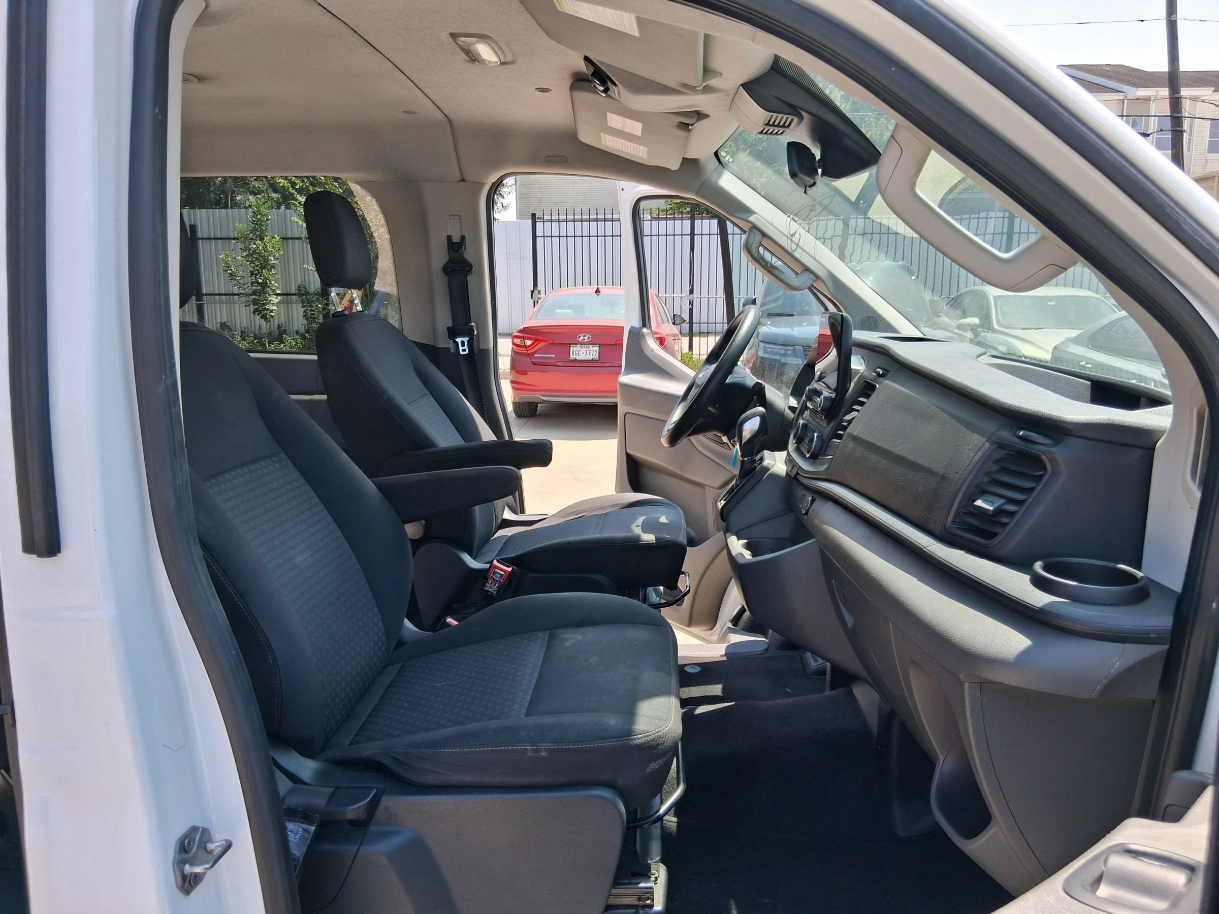 Used 2020 Ford Transit 150 XL RWD image 35