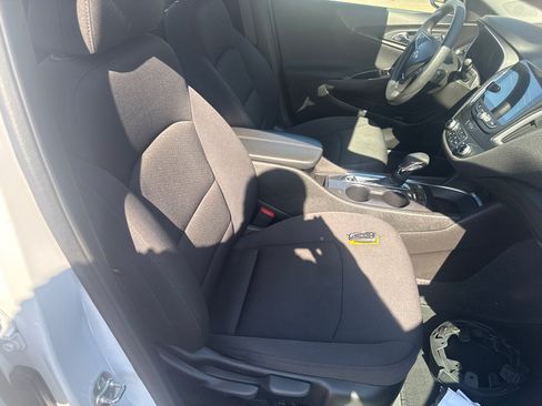 Used 2025 Chevrolet Malibu LT FWD image 15