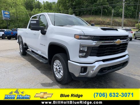 Used 2025 Chevrolet Silverado 2500 LT w/ Convenience Package AWD/4WD image 6