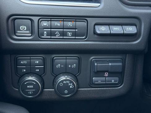 Used 2024 Chevrolet Tahoe High Country image 35