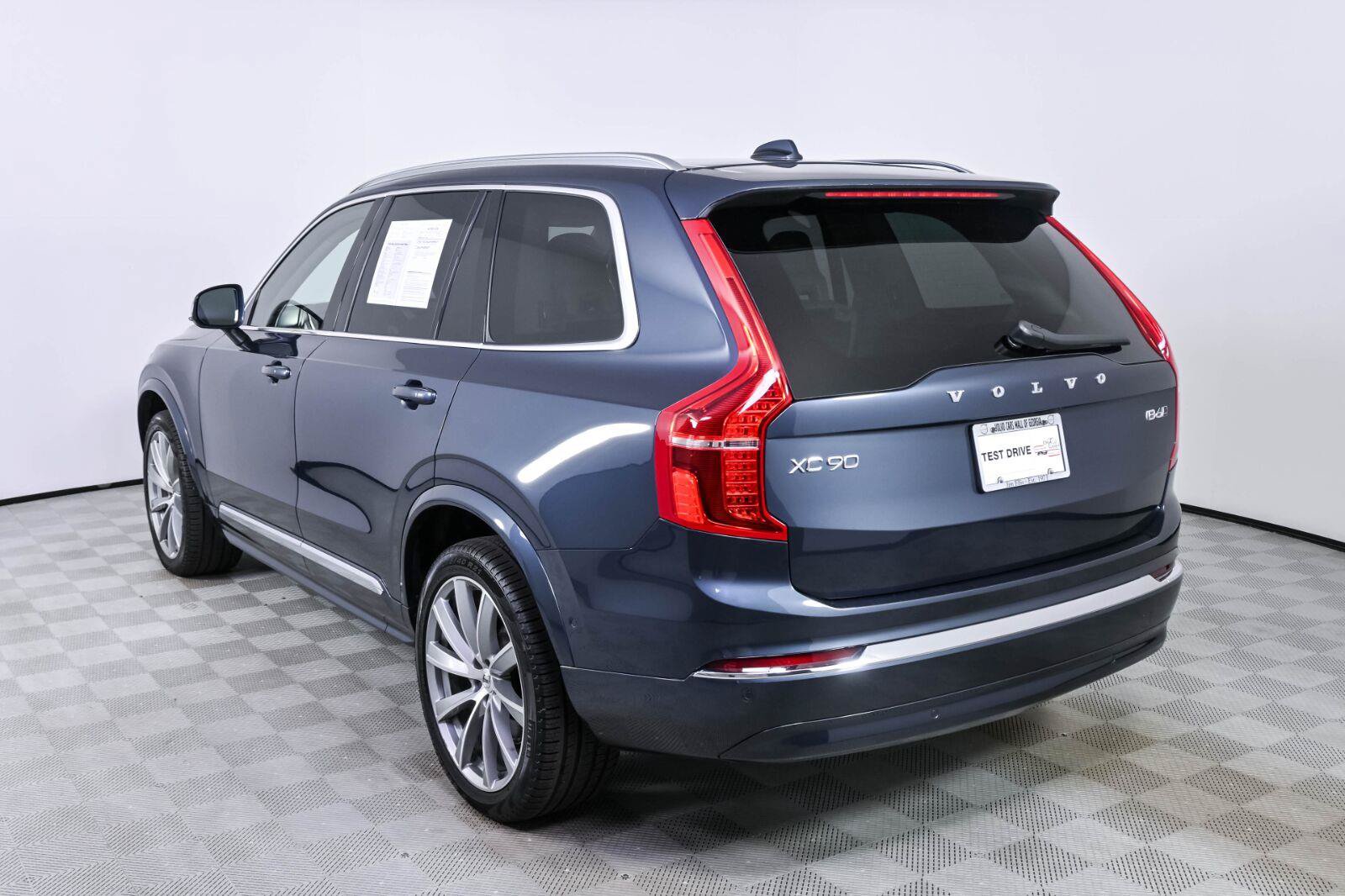 Certified 2024 Volvo XC90 B6 Plus w/ Protection Package AWD/4WD image 3