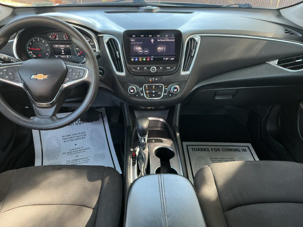 Used 2021 Chevrolet Malibu LT FWD image 26