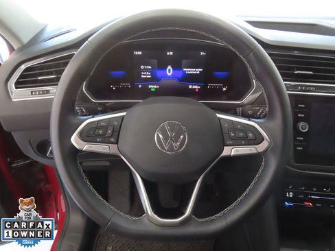 Used 2022 Volkswagen Tiguan SE FWD image 17
