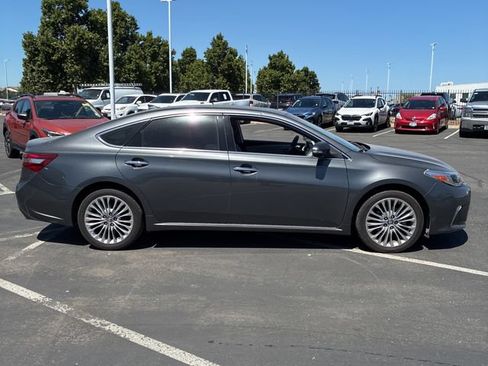 Used 2018 Toyota Avalon Limited w/ Carpet Mat Package FWD image 3