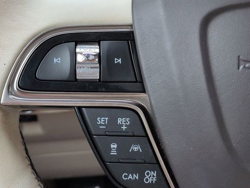 Certified 2019 Lincoln Nautilus Black Label FWD image 25