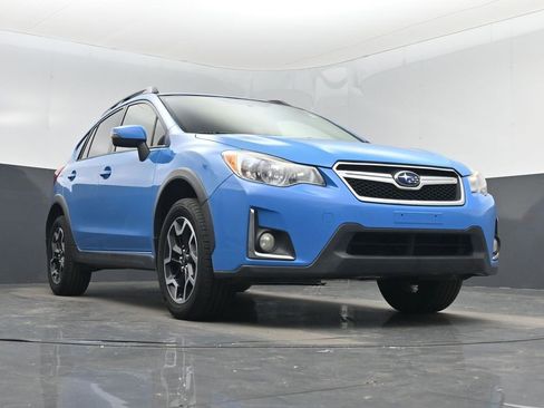 Used 2016 Subaru Crosstrek 2.0i Limited w/ Popular Package #2 image 38