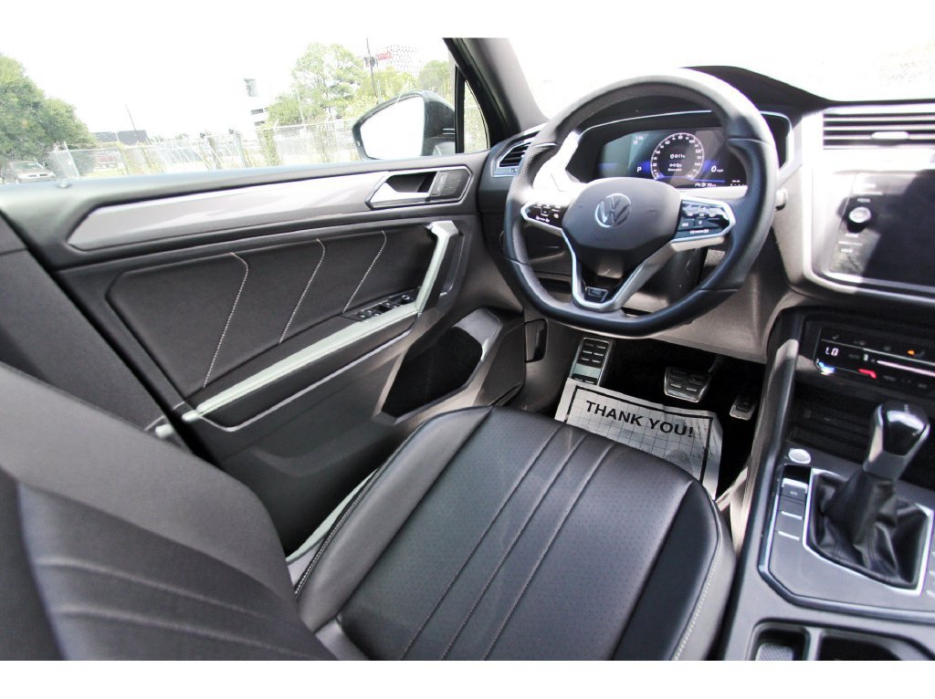 Used 2023 Volkswagen Tiguan SE R-Line FWD image 11