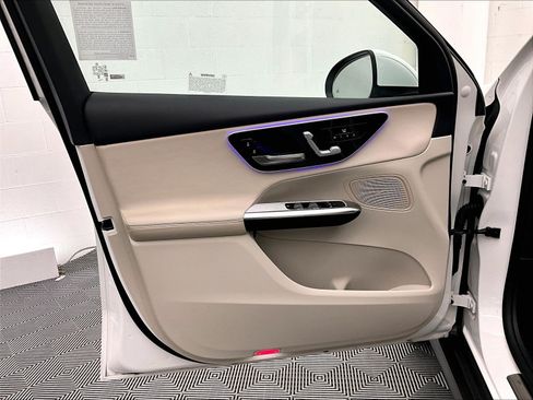 Certified 2025 Mercedes-Benz GLC 350e 4MATIC image 24